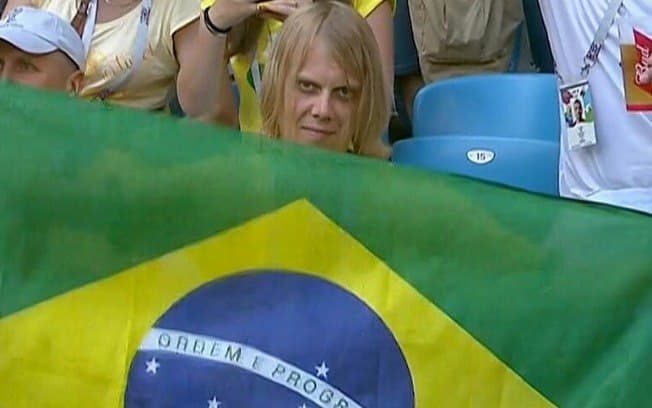 "Russo psicopata" que virou meme torcendo pelo Brasil ganha ingresso para secar a Bélgica