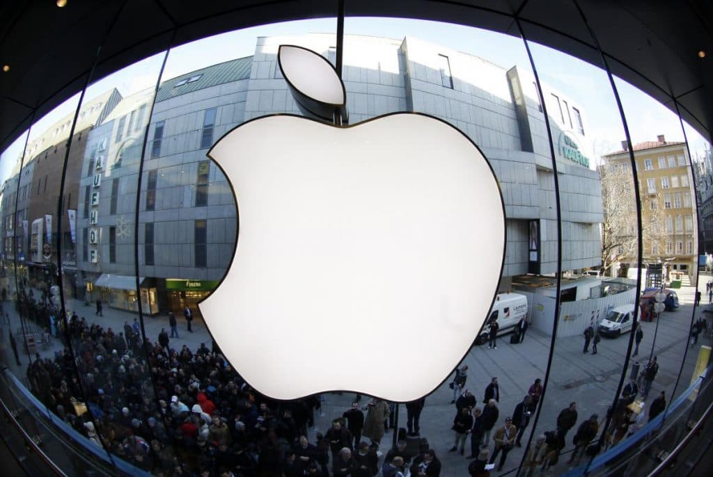 Novos modelos de iPhone terão tela infinita e entrada para dois chips