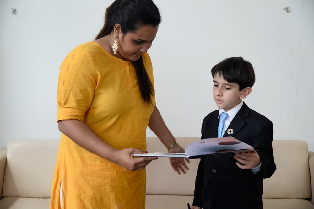 FOTOS: Menino brasileiro de 8 anos vai até Nova York para pedir que o português se torne língua oficial da ONU; veja carta