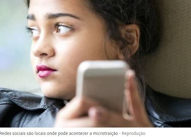 Troca de confidências e ‘like' em foto podem ser ‘microtraições'; termo foi cunhado por especialistas para ações de infidelidade nas redes sociais
