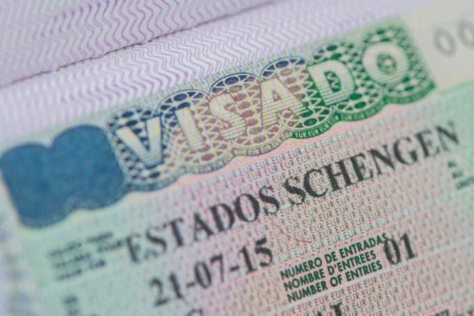 Brasileiros precisarão de ‘minivisto' eletrônico antes de viajar à Europa