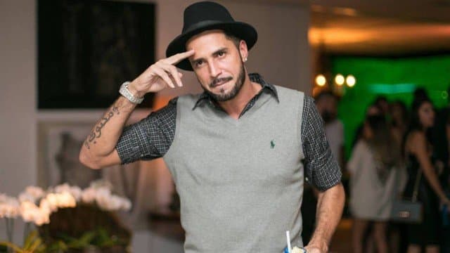 Devendo 6 meses de pensão, cantor Latino tem prisão decretada