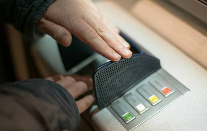 FBI alerta bancos do mundo todo sobre ataque coordenado a caixas eletrônicos