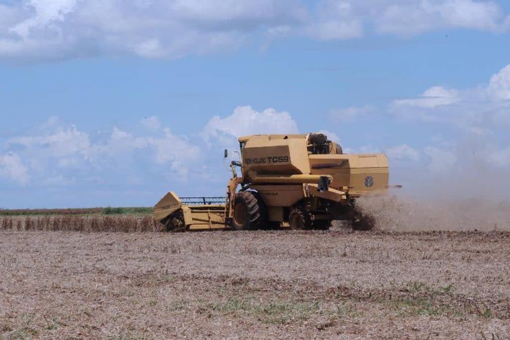 Produtores conhecem novas tecnologias para o agronegócio