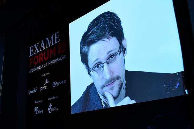 Edward Snowden: "Apple e Google têm como saber onde você está neste exato momento"