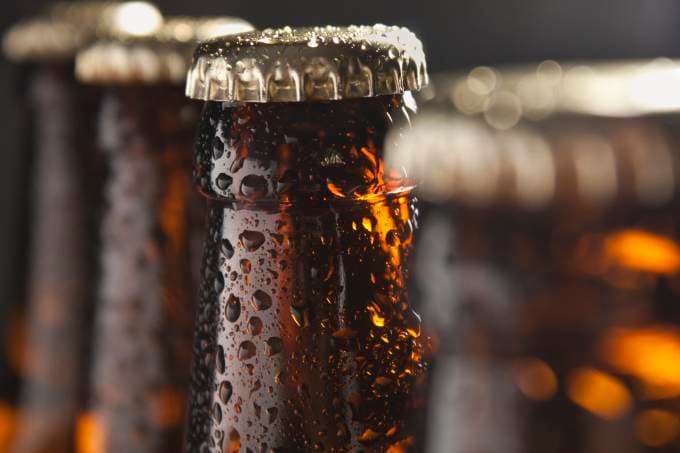 Ama cerveja? Ambev procura jovens de todas as formações e paga R$ 6,4 mil