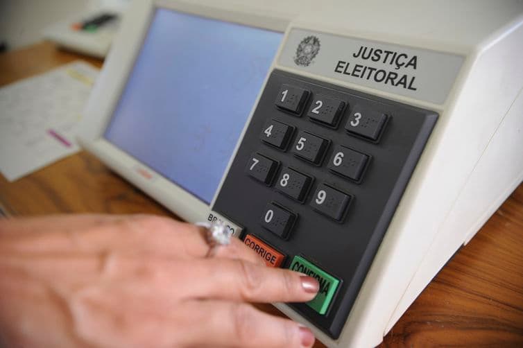 Eleição e tecnologia: o que pode e o que não pode no dia da votação