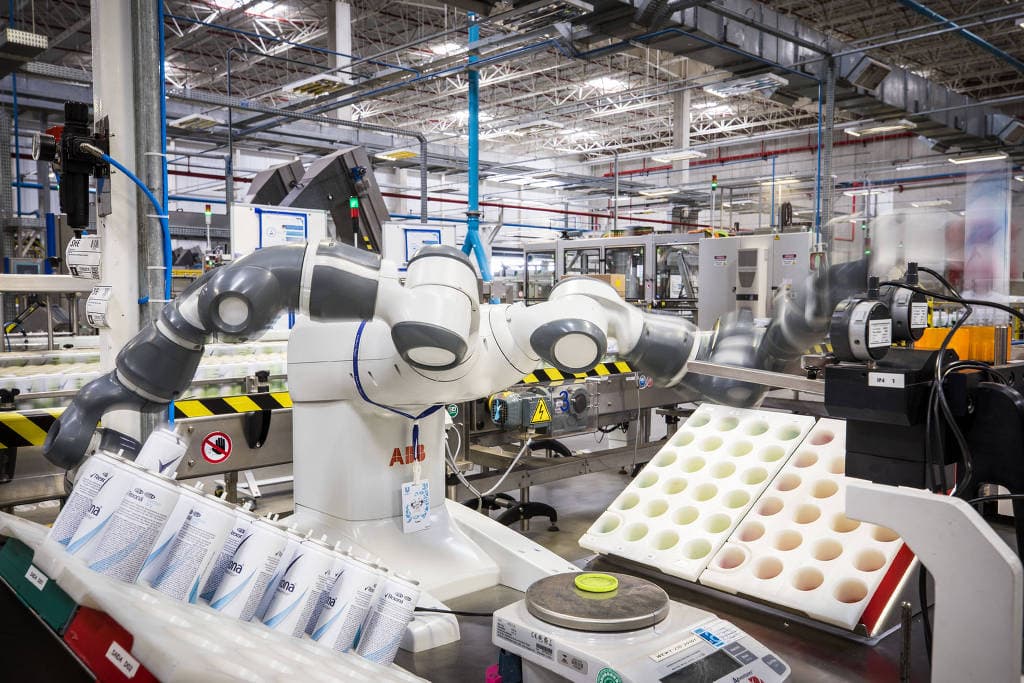 Robôs farão mais tarefas que os humanos em 2025, aponta estudo