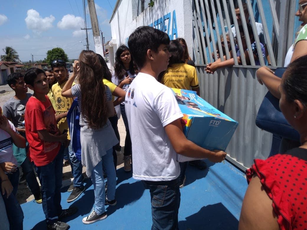 Estudantes da rede municipal de São Gonçalo doam mais de 700 kg de alimentos a instituições de caridade