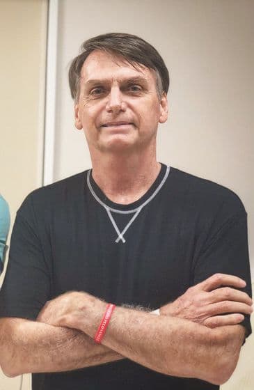 Bolsonaro continua em “boa evolução clínica”, informa boletim médico