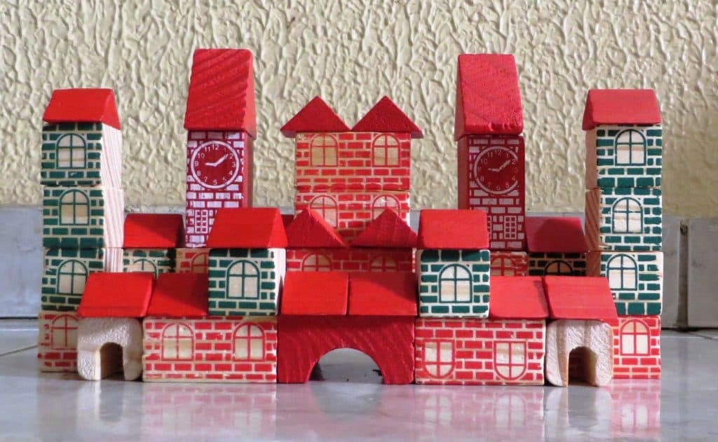 DIA DAS CRIANÇAS: Criançada pode brincar com Turminha da Construção e ganhar prêmio