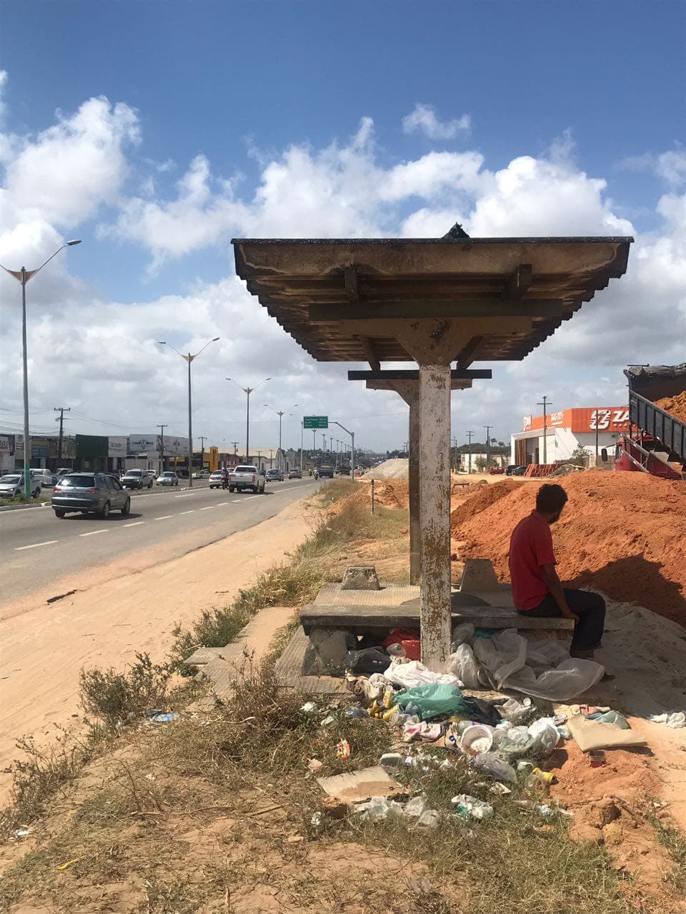 FOTOS: Em Parnamirim, Defensoria Pública apura situação de paradas de ônibus da BR-101