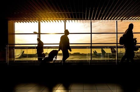 Gastos de brasileiros no exterior registram menor nível em 28 meses