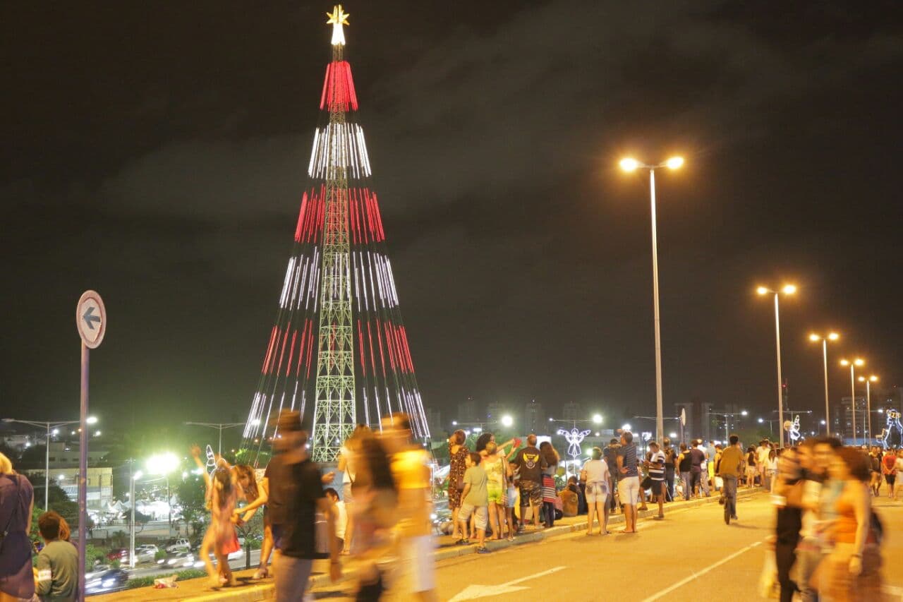 Prefeitura assina ordem de serviço para instalação da Decoração Natalina 2018