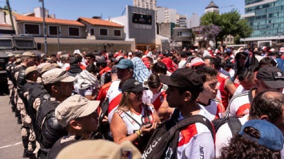 Fiasco na Libertadores faz Fifa vetar Copa do Mundo em Argentina, Uruguai e Paraguai, diz jornal: ‘Impossível'