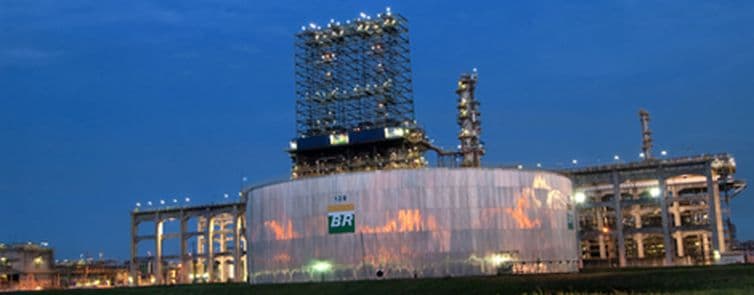Petrobras reduz em 1,32% preço da gasolina nas refinarias