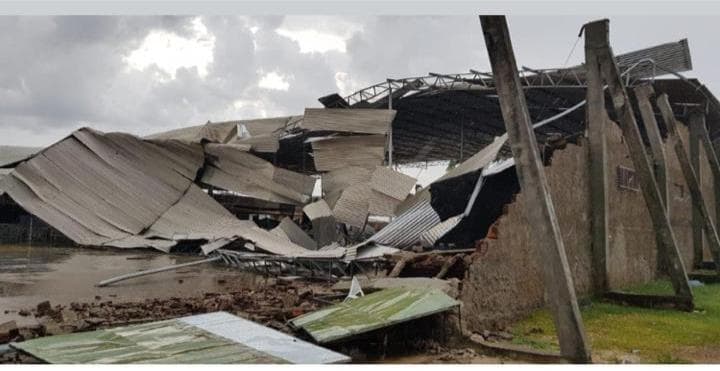 [FOTO E VÍDEO] Fortes chuvas destelham casas e provocam prejuízos em Currais Novos