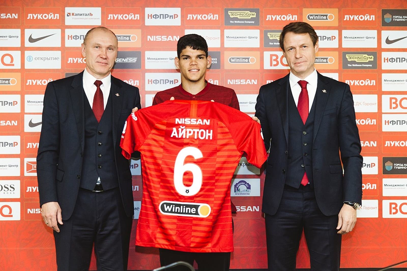 FOTOS E VÍDEO: Ex-Fluminense, potiguar Ayrton Lucas é apresentado pelo Spartak Moscou