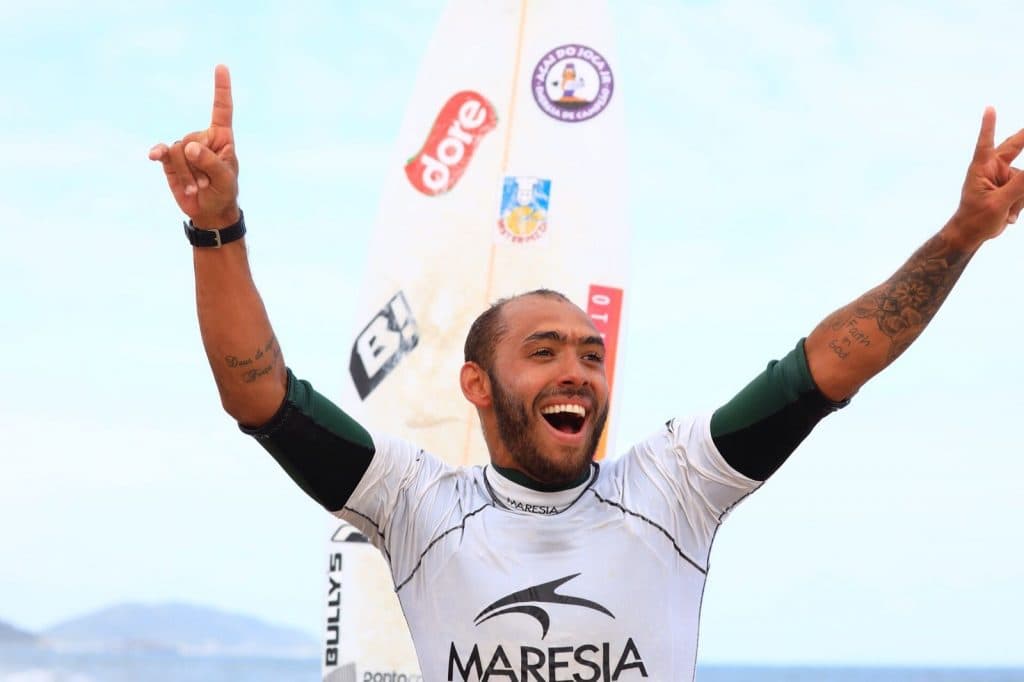 Jadson André é campeão brasileiro de surfe pela primeira vez e comemora "ano incrível"