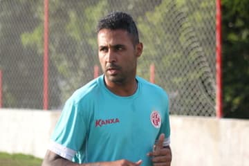 Novos reforços, meia Hiltinho e atacante Fabinho Alves treinam já treinam no América