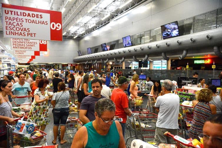 Varejo pode deixar de faturar R$ 7,6 bi por causa de feriados