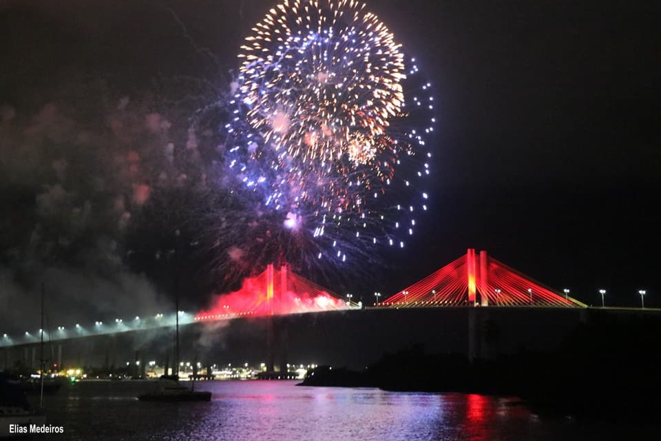 [FOTOS] Confira algumas das imagens da queima de fogos na Redinha
