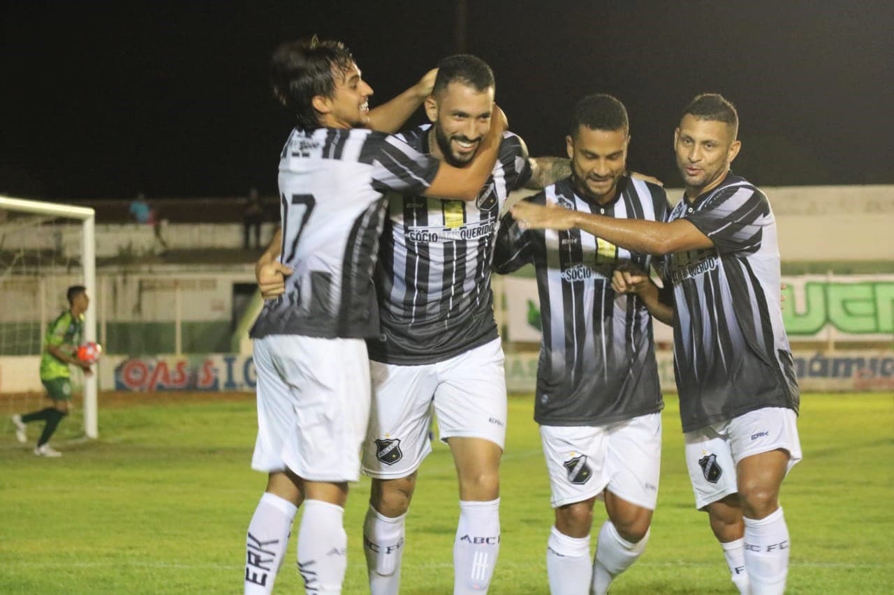 Vitória do ABC contra o ASSU em jogo atrasado deixa alvinegro na liderança isolada do 1º turno do Campeonato Potiguar; veja classificação