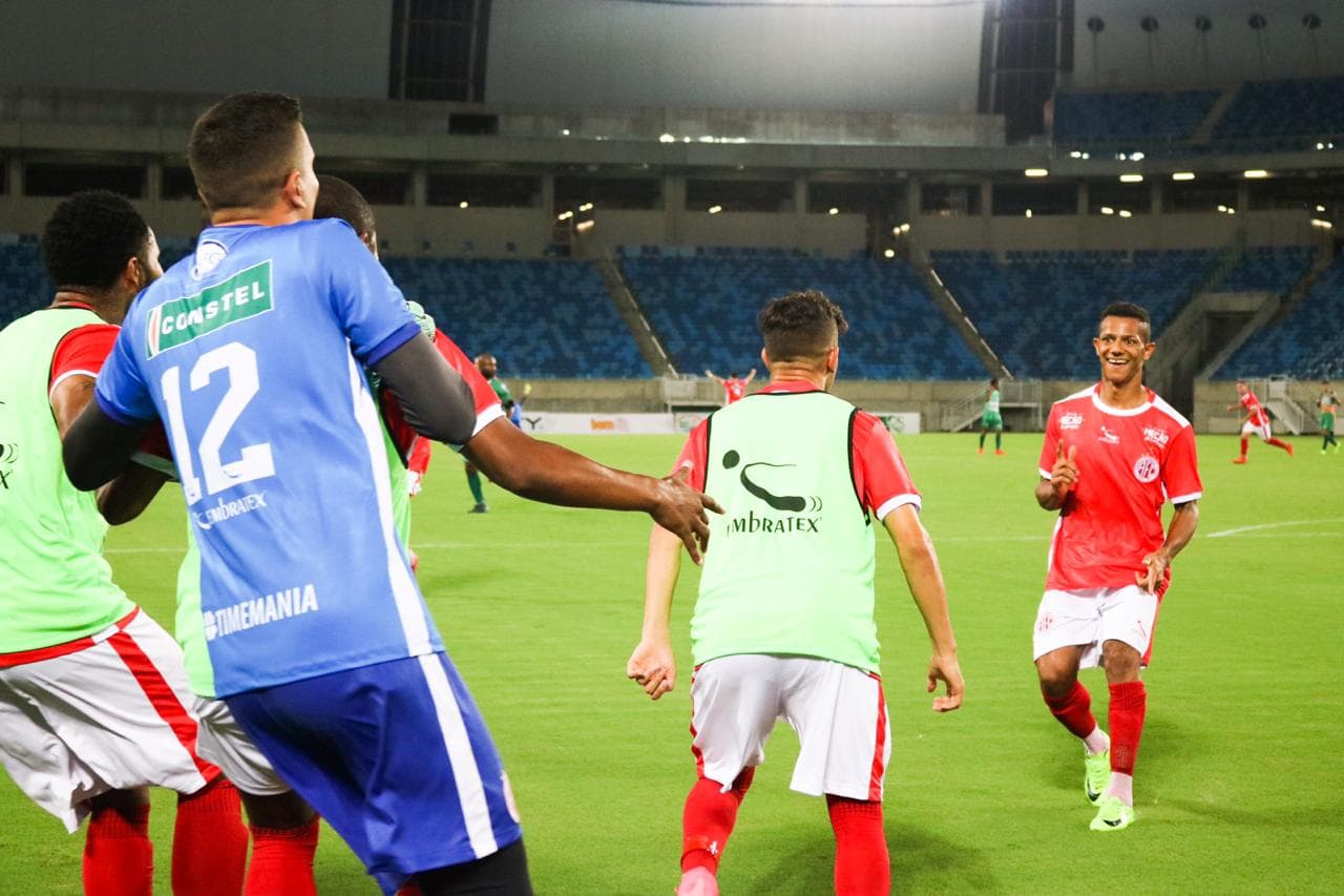 Com vitória na noite dessa quinta em jogo atrasado, América assume a vice-liderança do estadual no 1º turno