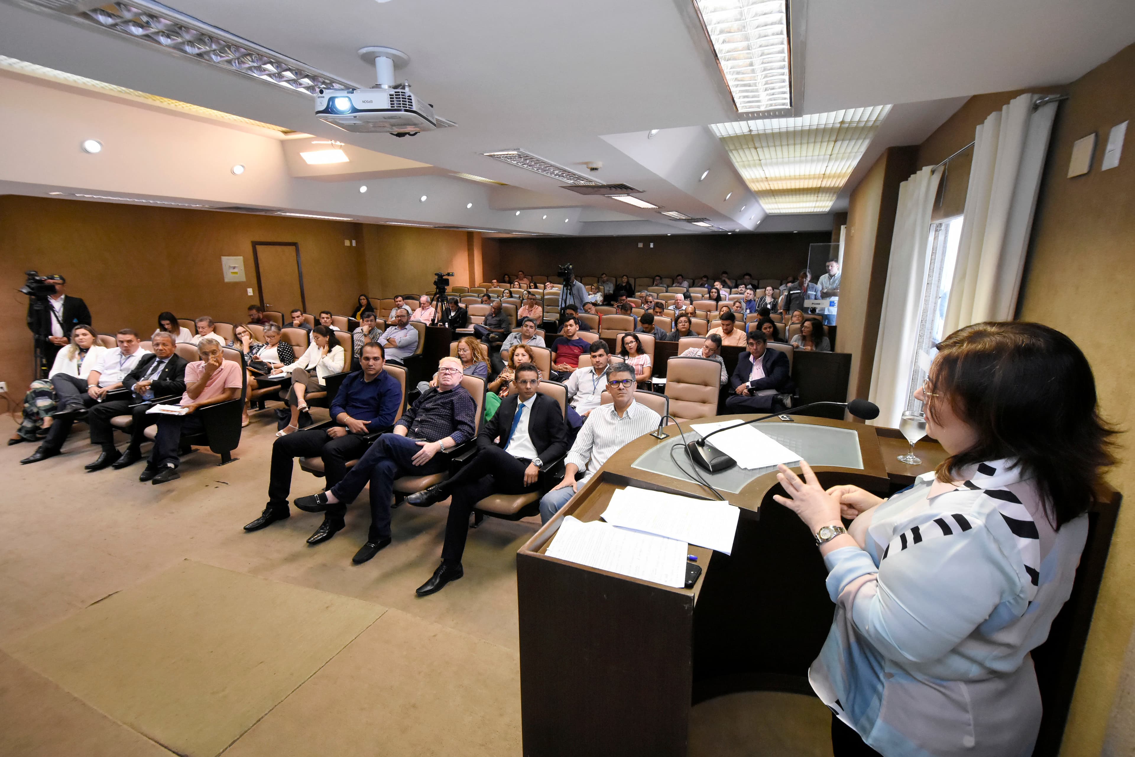 Seminário conclui com debate sobre gestão orçamentária e comunicação