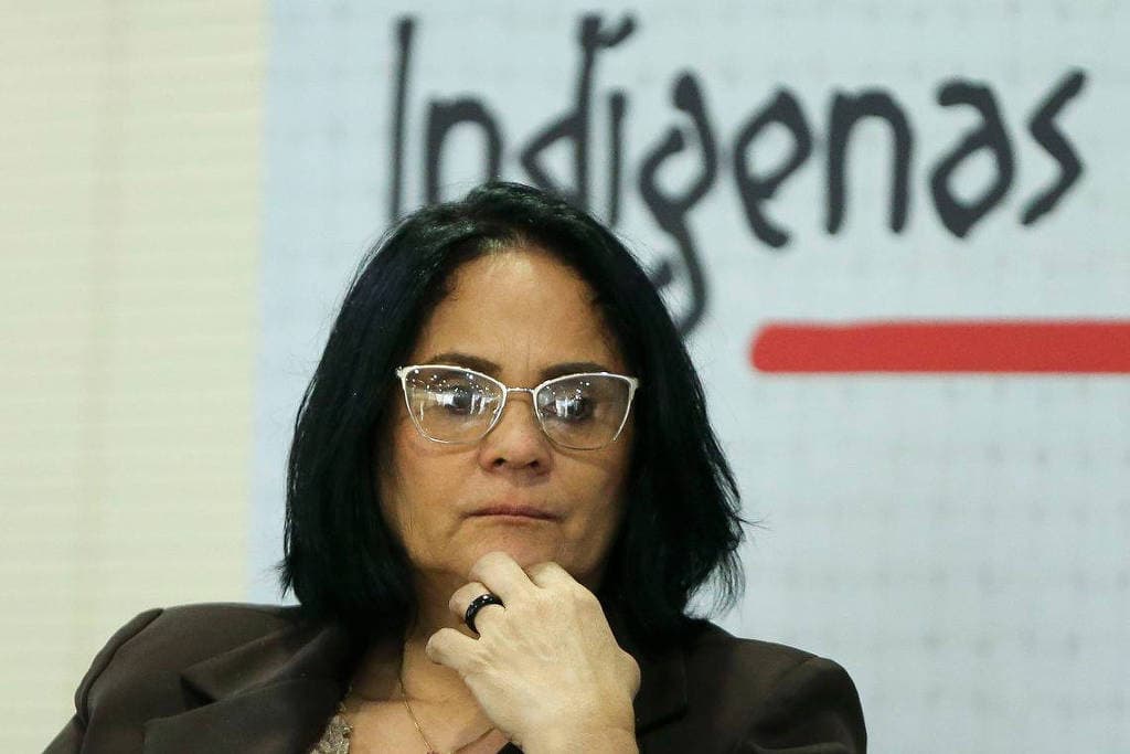 Damares Alves quer tornar públicas indenizações de todas as pessoas anistiadas