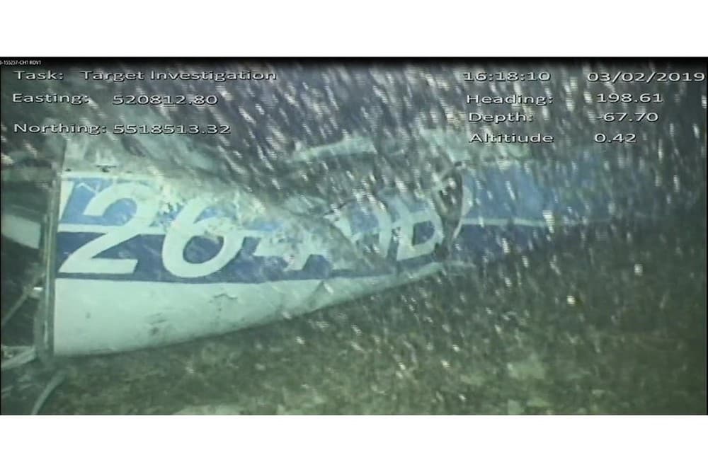 FOTOS: Corpo é encontrado no fundo do Canal da Mancha junto com aeronave que transportava Sala e piloto