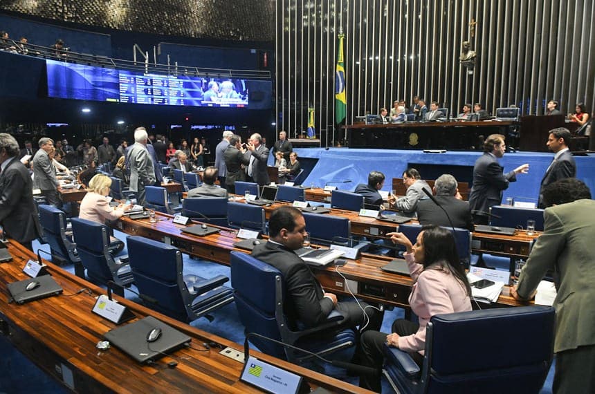 DEUS É MAIS: Senado aprova proposta que facilita cancelamento de assinatura de TV a cabo