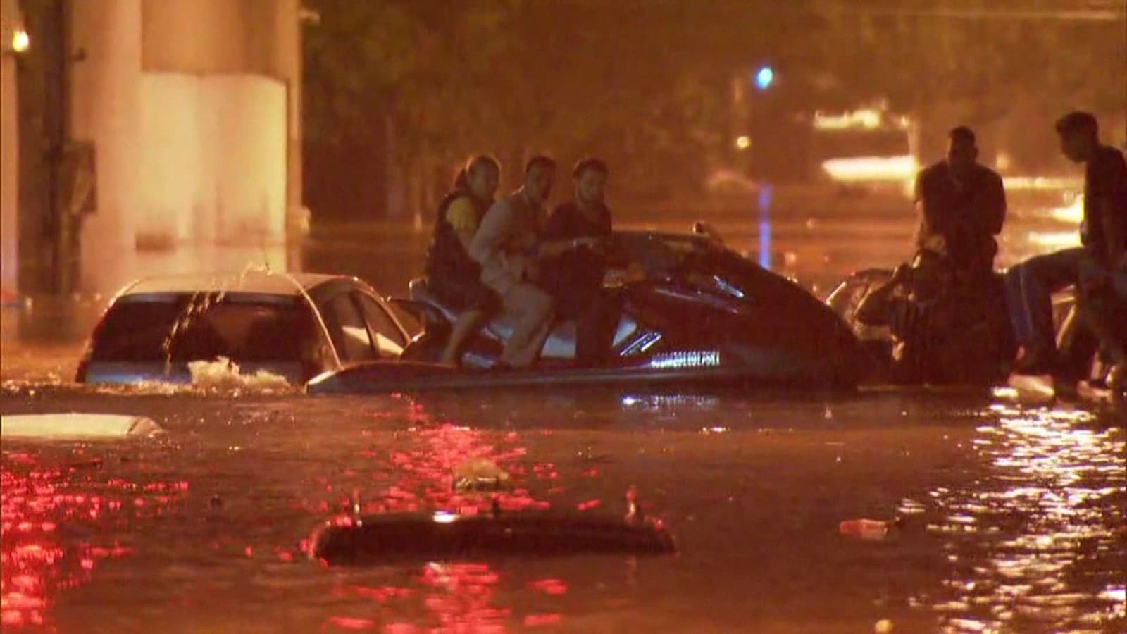 FOTOS: Forte chuva isola cidades, mata 11 e deixa desaparecidos na Grande São Paulo