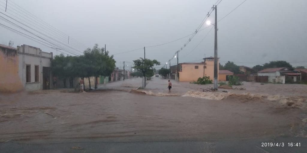 Assu registra diversos pontos de alagamento após fortes chuvas