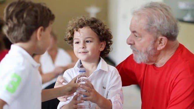 Laudo descarta meningite como causa da morte de neto de Lula aos sete anos de idade