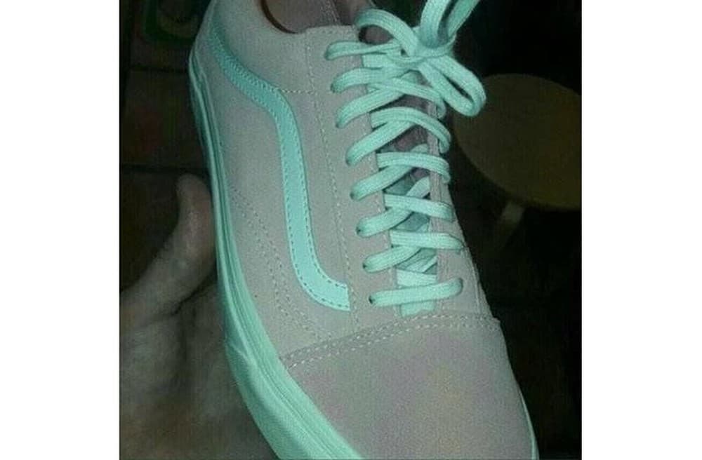 MISTÉRIO NA WEB - (FOTO): Tênis cinza ou rosa? Teste de cor volta a fazer sucesso na Internet
