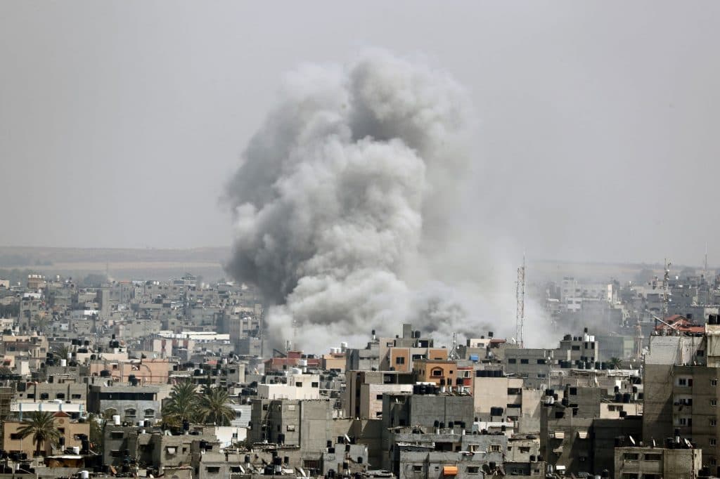 Troca de ataques entre Israel e palestinos deixa mais de uma dezena de mortos; mais de 600 foguetes foram disparados