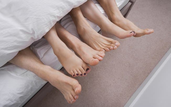 Dia dos namorados: pesquisa sobre desejos picantes para comemorar ocasião revela que "Ménage à trois" é a 1ª opção e "Swing" a 2ª