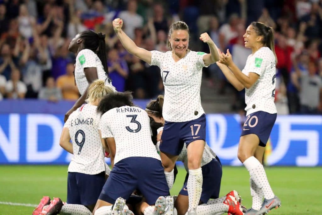 FUTEBOL FEMININO: Brasil perde para França e dá adeus à Copa do Mundo