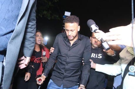 NEYMAR: Pesquisa aponta que 62,8% dos brasileiros acreditam na inocência do jogador; apenas 14% acham culpado
