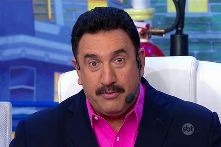 PREJUÍZO: Ratinho e SBT terão de pagar R$ 200 mil a dois padres por reportagem falsa de 1999