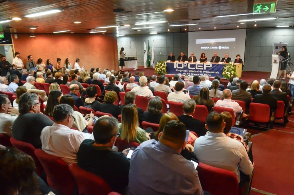 Congresso reúne engenheiros e agrônomos e discute melhorias para a categoria