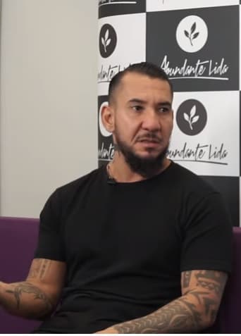 VÍDEO: Rodolfo, ex-vocalista do Raimundos, defende governo e diz que Bolsonaro é "meio chucro", mas representa a figura de um "paizão"