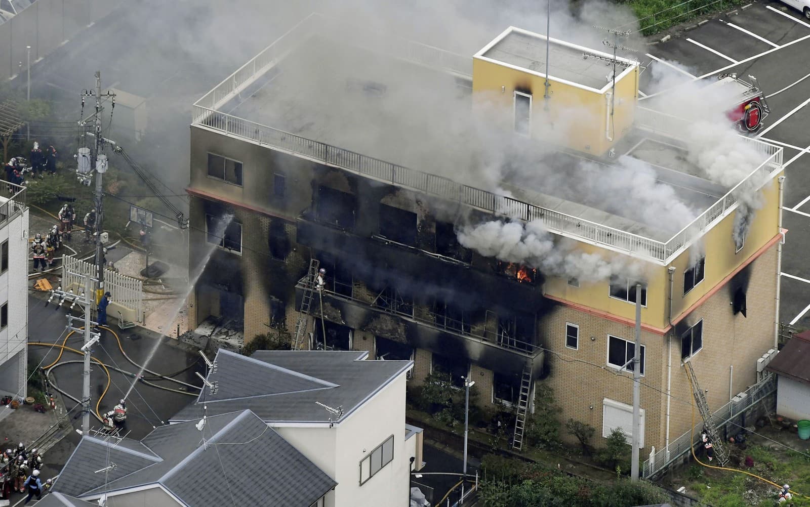 FOTO: Incêndio criminoso no estúdio da Kyoto Animation deixa 33 mortos no Japão