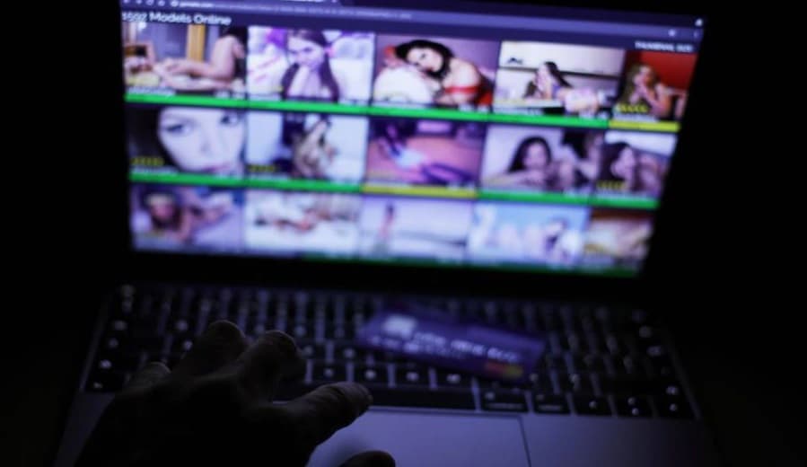 Quem sabe que você vê pornô ‘online’: novas pesquisas detalham obscura rede de conexões entre sites de conteúdo adulto e ferramentas de busca