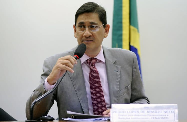 Pedro Lopes deixa secretaria de Fátima Bezerra e retoma poder no Fenafisco