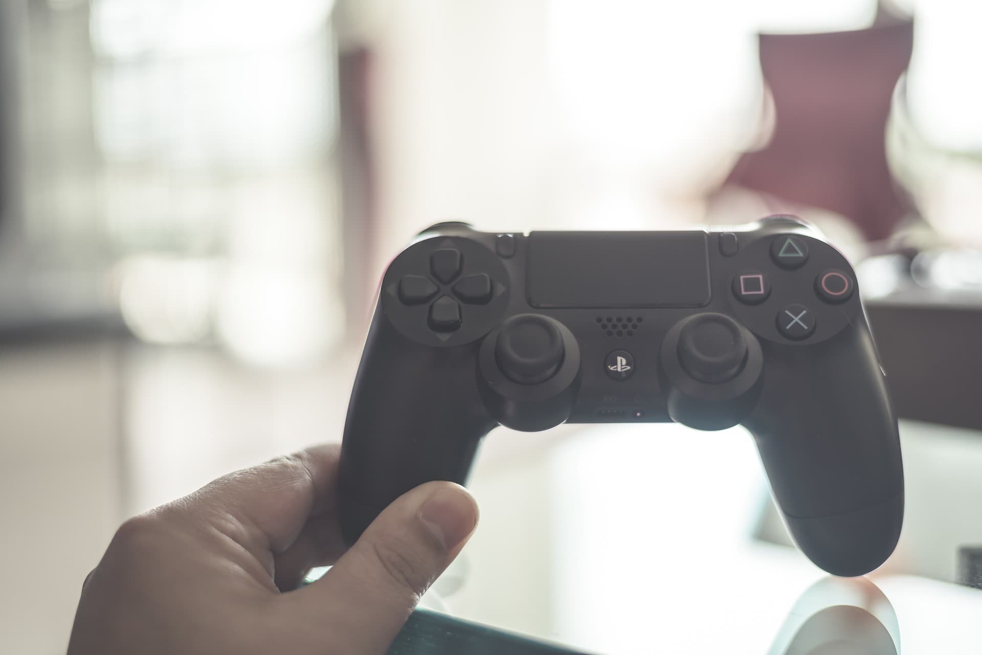 Adultos jogam mais videogame do que adolescentes no Brasil, aponta levantamento
