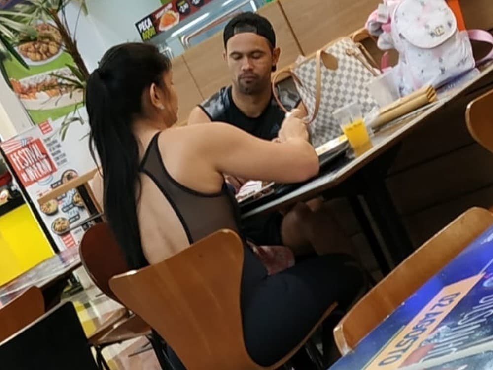 FOTO: No regime semiaberto, ainda sem definir futuro, goleiro Bruno mantém rotina discreta em Varginha