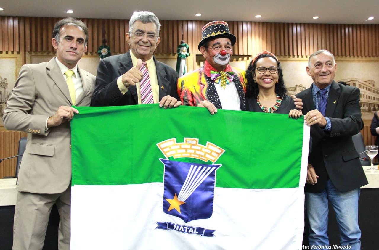 FOTO: Palhaço Facilita recebe Título de Cidadão Natalense