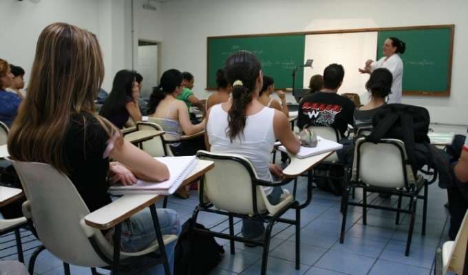 Sugar ‘Fies’: homens bancam estudos de 155 mil namoradas de luxo no Brasil